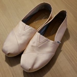 SOLD!! Toms satin pink shoes